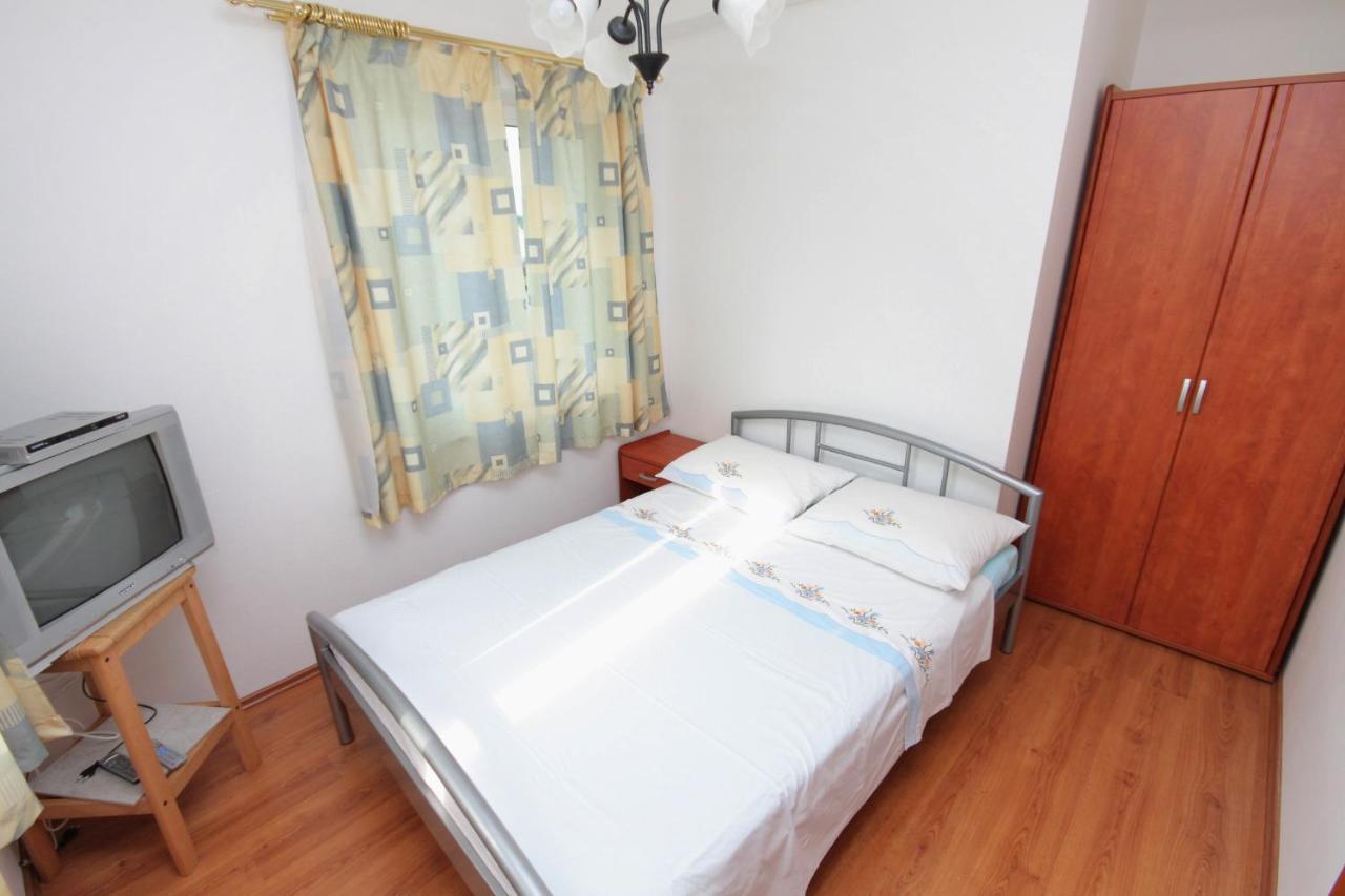 Apartment Njivice 5458D Exterior foto
